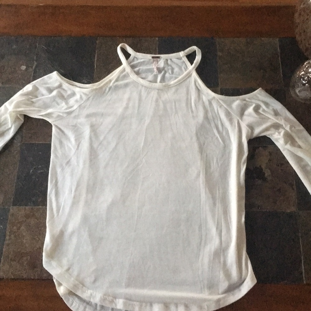 Creme cold shoulder top